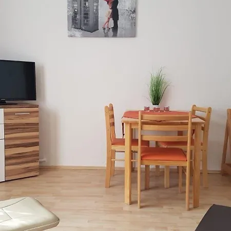 Apartment Im Erdgeschoss, Mit Terrasse